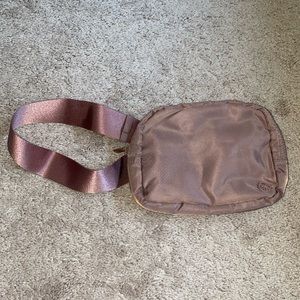 WOMENS Belt Bag